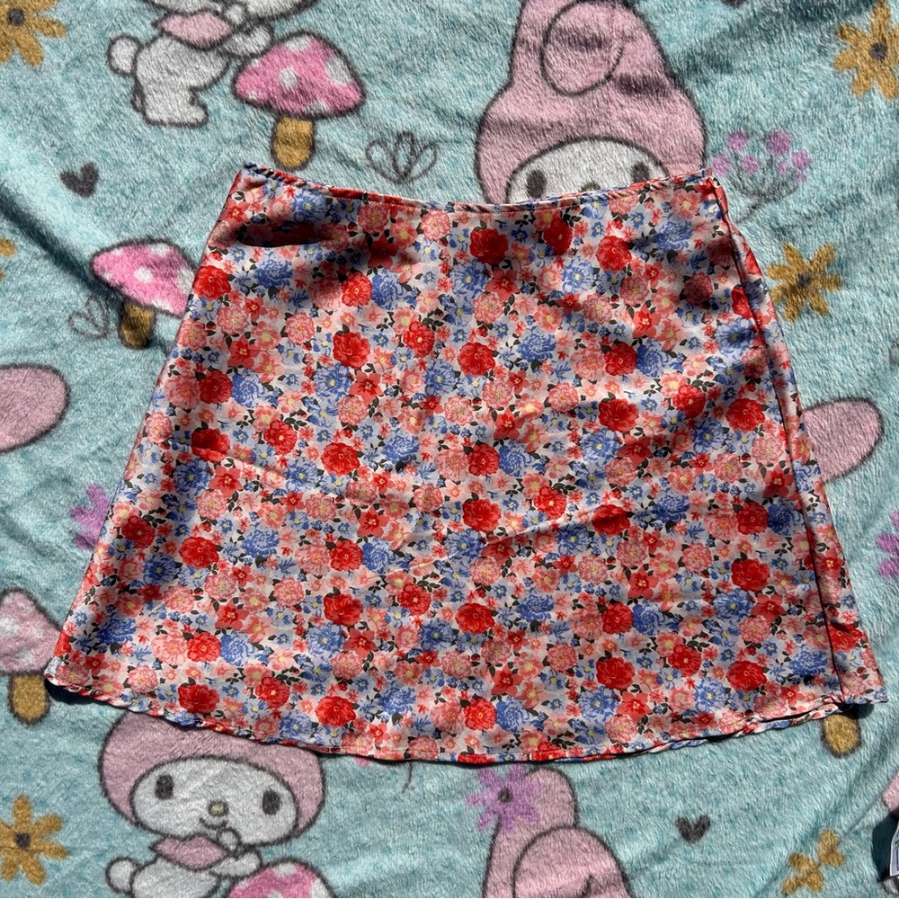 DONATING MAKE OFFERS Pink & Blue Flowy & Floral Skirt